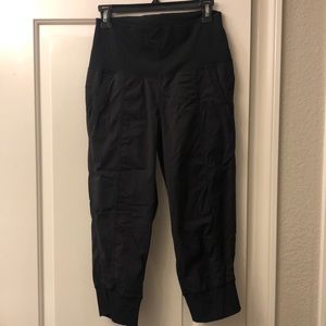 Lululemon Black Crop Pants (Dance Studio Material)